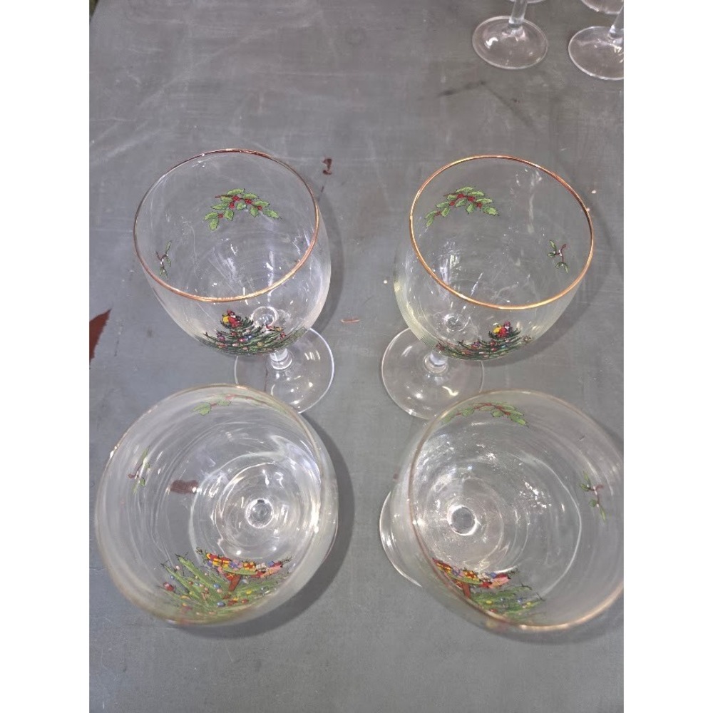 SPODE Christmas Tree Wine Glasses Gold Rim Holly Berry Set of 4 Holiday Glass - Picture 2 of 5